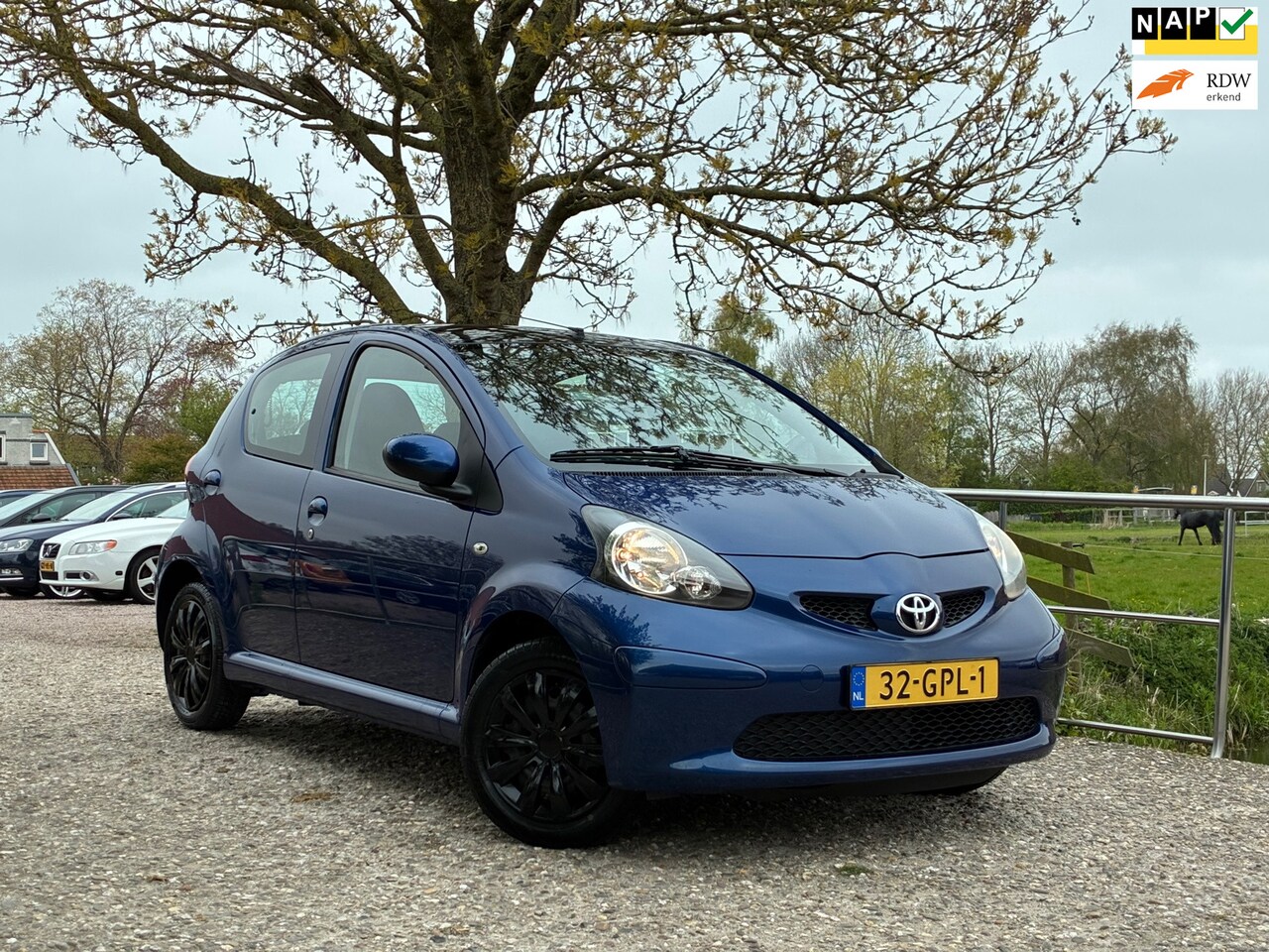 Toyota Aygo - 1.0-12V + | 5-Deurs + 16-04-2027 apk nu € 2.975,-!!! - AutoWereld.nl