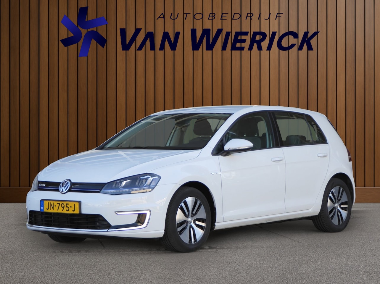 Volkswagen e-Golf - 116PK | LED | Navi | Clima | Apple Carplay | NAP - AutoWereld.nl
