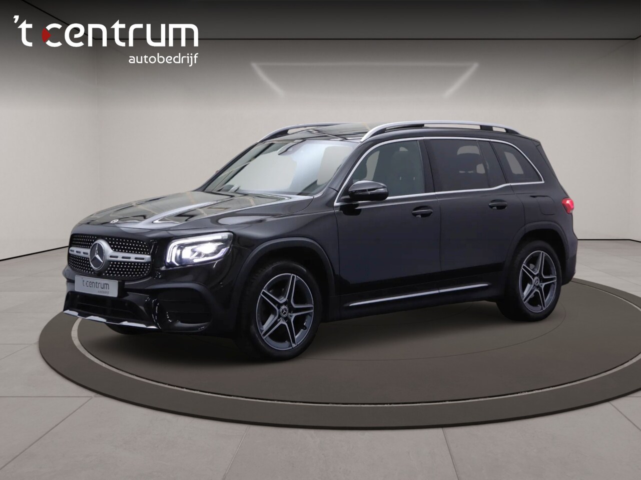 Mercedes-Benz GLB - 200 AMG Line 200 AMG Line, Panoramadak, Stoelverwarming - AutoWereld.nl