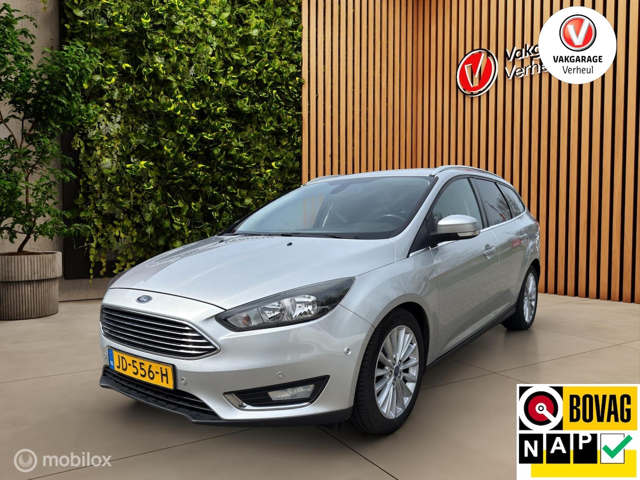 Ford Focus Wagon - 1.0 Titanium|125Pk|Trekhaak - AutoWereld.nl