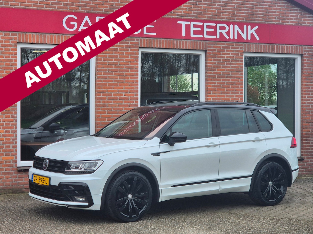 Volkswagen Tiguan - 1.5 TSI ACT Highline R-line 150PK 5drs AUTOMAAT clima, adap.cruise navi, panodak trekhaak, - AutoWereld.nl