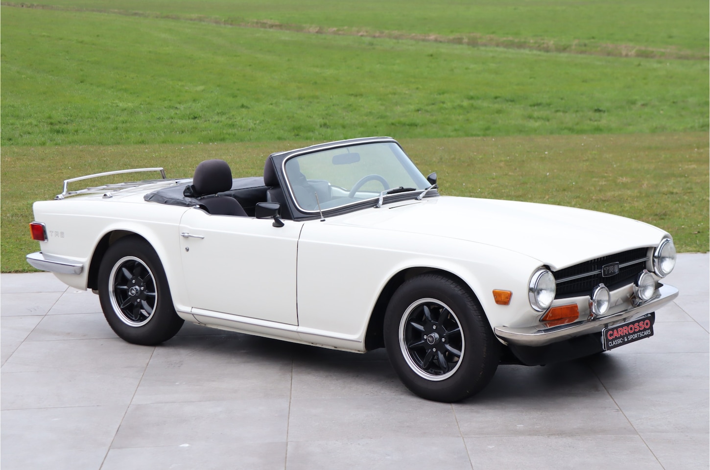 Triumph TR6 - Overdrive - Body Off Restored - AutoWereld.nl