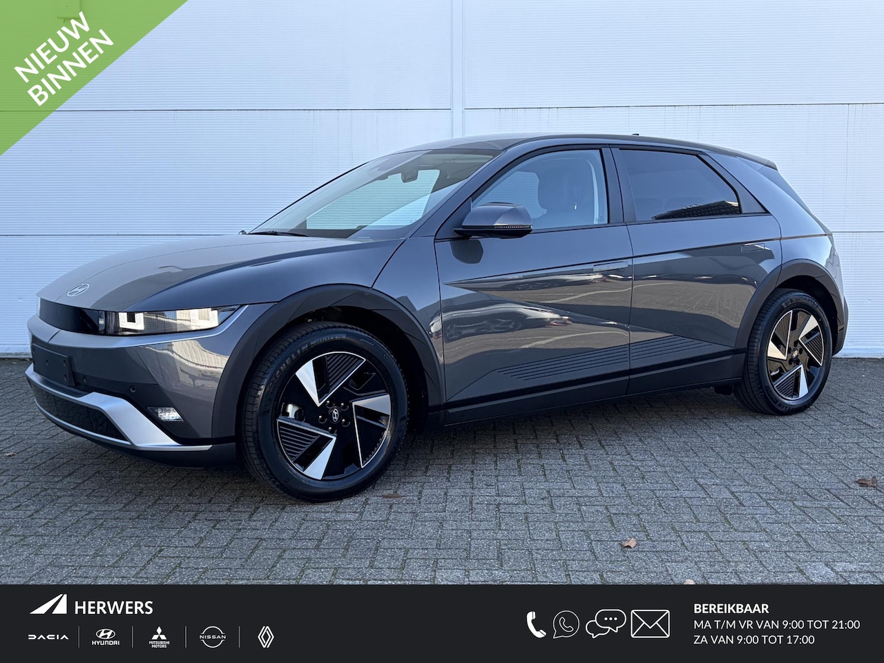 Hyundai IONIQ 5 - Long Range Pure Edition 84 kWh / Nieuw direct leverbaar / 3-fase / Navigatie / Perkeersens - AutoWereld.nl