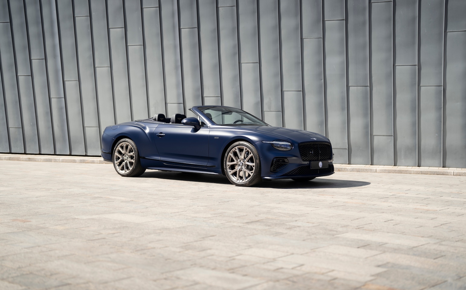 Bentley Continental GTC - 4.0. Hybrid V8 SPEED First Edition - AutoWereld.nl