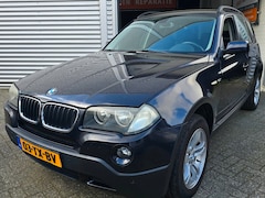 BMW X3 - 2.0i Executive lees tekst versnellingsbak niet 100 % goed