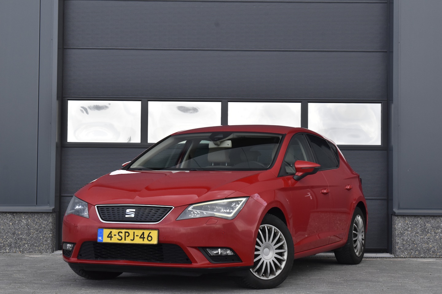 SEAT Leon - 1.6 TDI Limited Edition II Leer - Navi - Led - Cruise - AutoWereld.nl