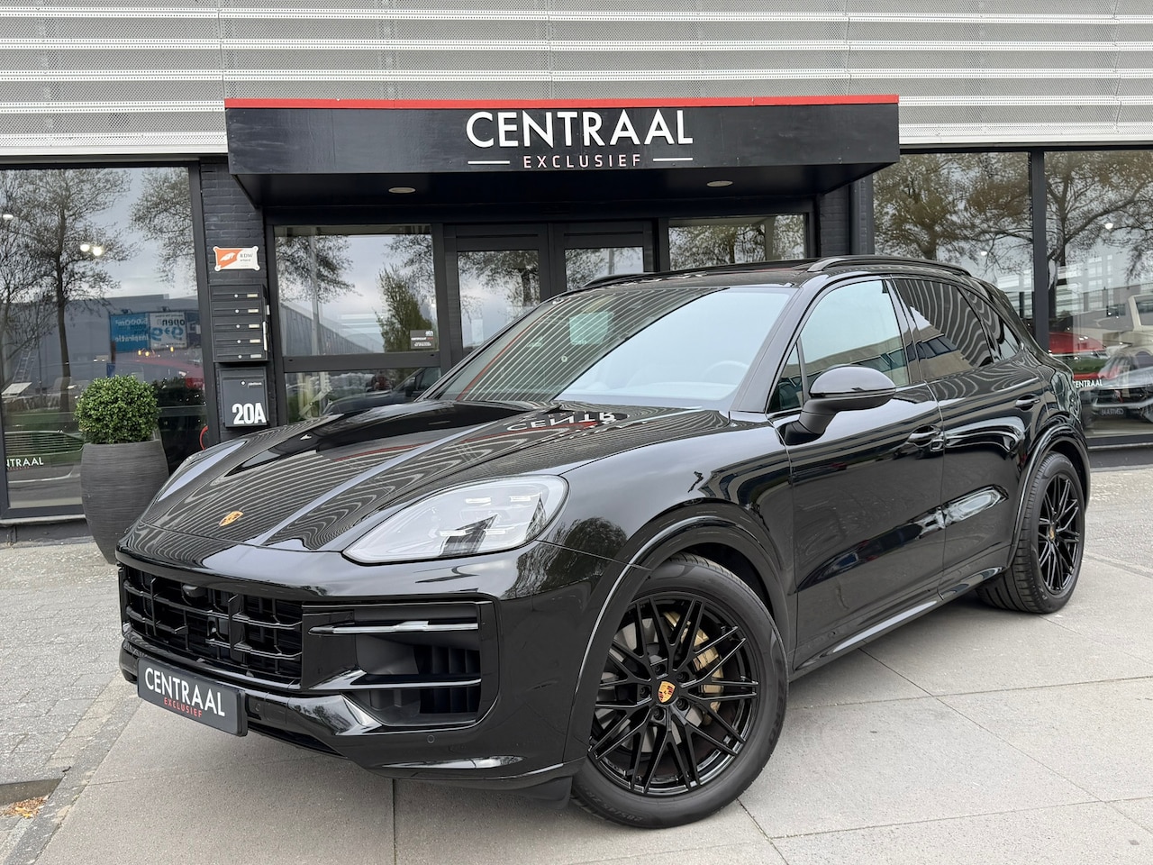 Porsche Cayenne - 3.0 E-Hybrid Black Edition 470PK|Pano|Memory|Carplay|Bosé|SportChrono|Sport-Design - AutoWereld.nl