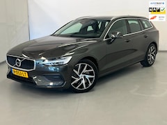 Volvo V60 - 2.0 T5 Momentum / NL-auto / CarPlay / Leder / Trekhaak