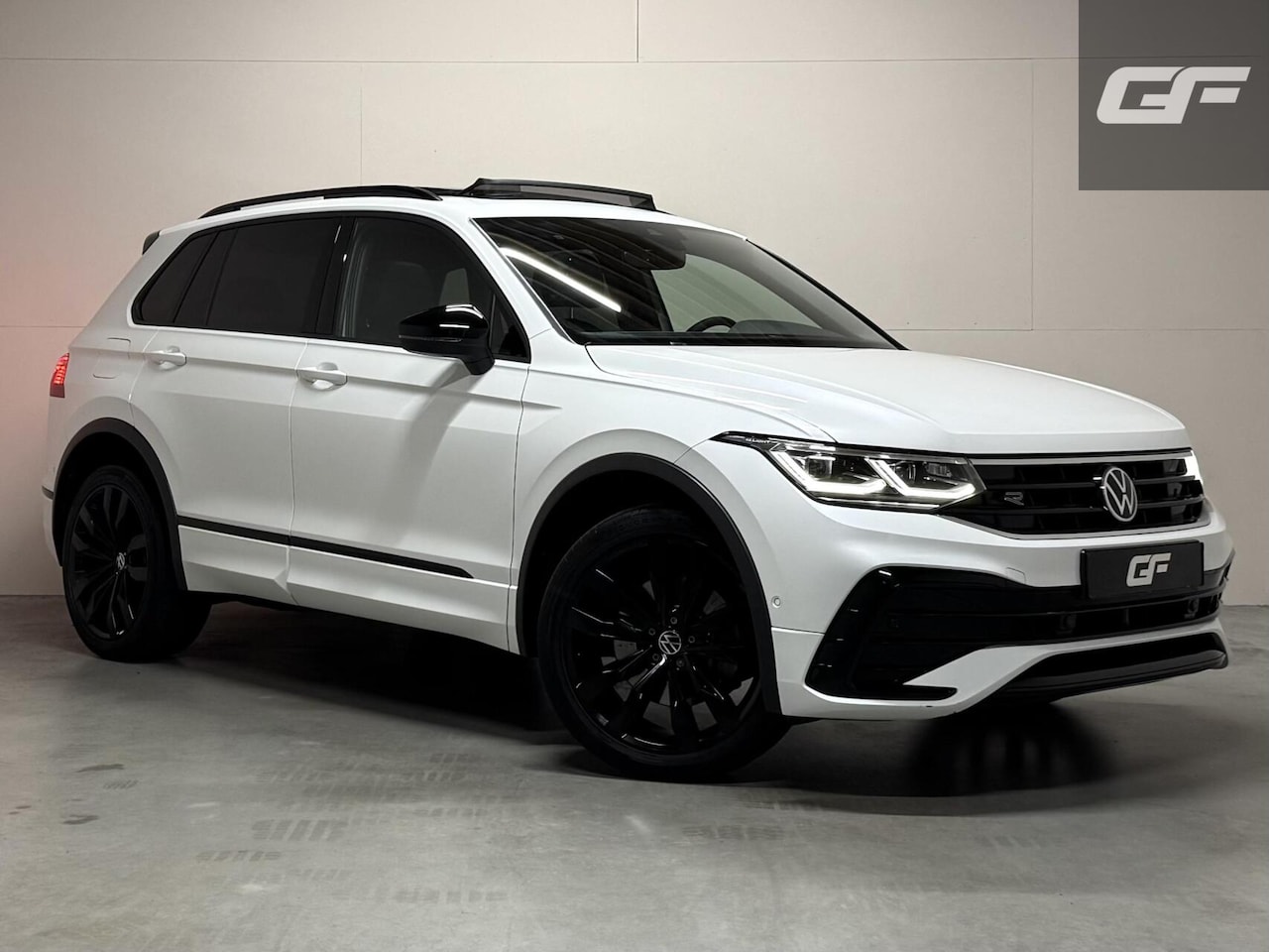 Volkswagen Tiguan - 1.4 TSI eHybrid R-Line Pano Sfeer Leer Trekh. Carplay - AutoWereld.nl