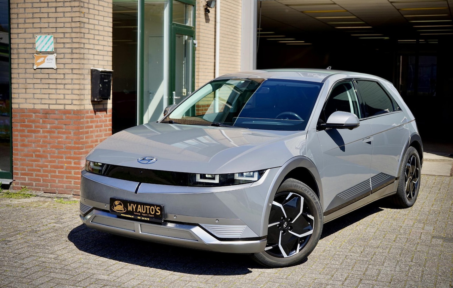 Hyundai IONIQ 5 - Lounge 73kWh LongRange|Warmtepomp|LEER|Head-up Display|Stoelventilatie|Dealer Onderhouden - AutoWereld.nl