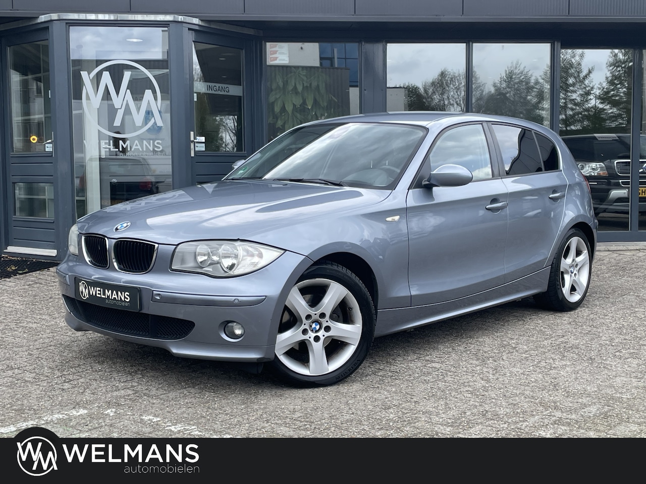 BMW 1-serie - 120i Executive Aut6 | 17 inch | Sportstoelen | Stoelverwarming - AutoWereld.nl