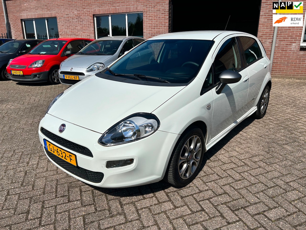 Fiat Punto Evo - 0.9 TwinAir Young/128.000 NAP//APK 21-2-‘27 - AutoWereld.nl