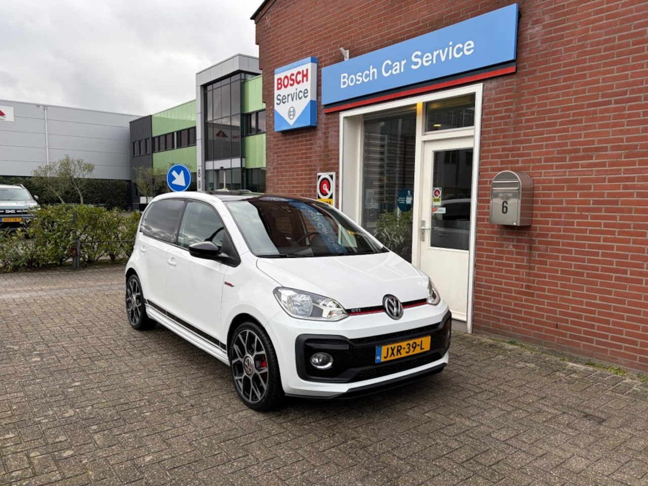 Volkswagen Up! - 1.0 TSI GTI 1.0 TSI 85kW GTI 5-drs - AutoWereld.nl