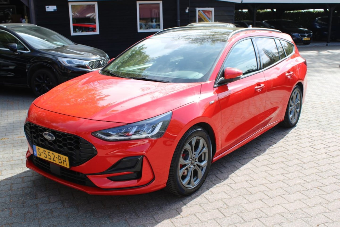 Ford Focus - 1.0 EcoBoost ST Line X - Panoramadak - trekhaak - Navi groot - AutoWereld.nl