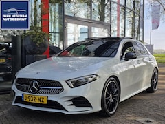 Mercedes-Benz A-klasse - 250 Premium Plus AMG Line 224PK AUTOMAAT | Panodak | Sfeerverlichting | Apple Carplay | Cl