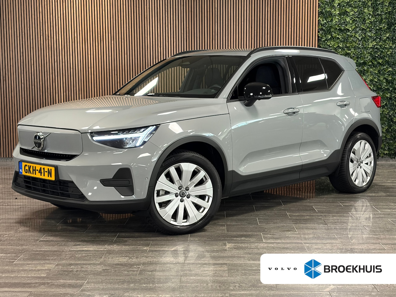 Volvo EX40 - Single Motor Extended Range Core 82 kWh | Trekhaak | 360° Camera | Adaptieve Cruise Contro - AutoWereld.nl