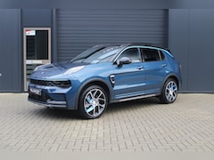Lynk & Co 01 - 1.5 PHEV | Pano | Zwarte hemel | Adaptive Cruise | Keyless | Stuurverwarming | Infinity |