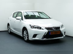 Lexus CT 200h - Sport Edition. Wit Metallic, Camera, Navi, Clima, 17"LMV All Season Banden