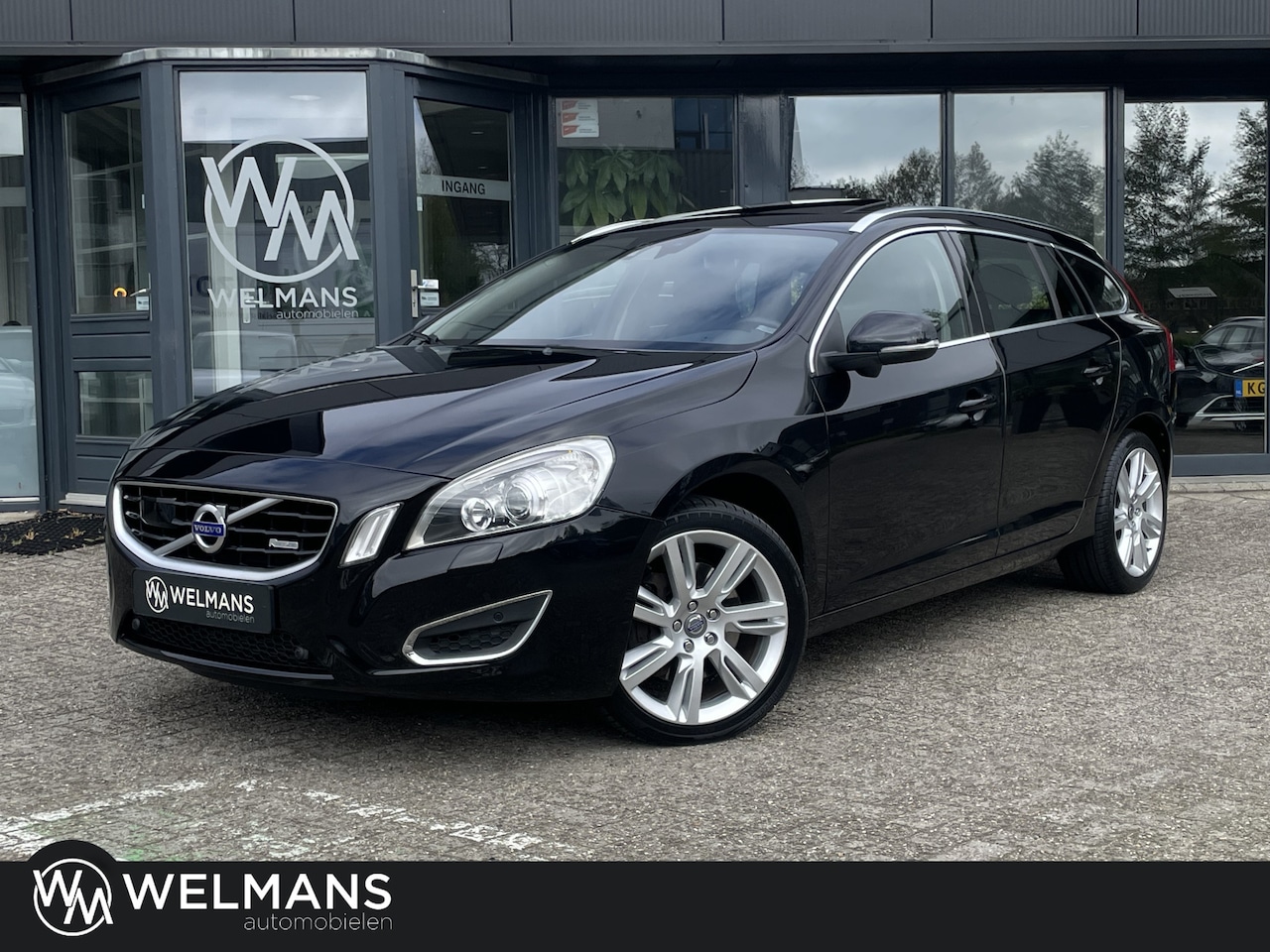 Volvo V60 - 3.0 T6 AWD Summum Schuifdak | ACC | BLIS | Keyless - AutoWereld.nl