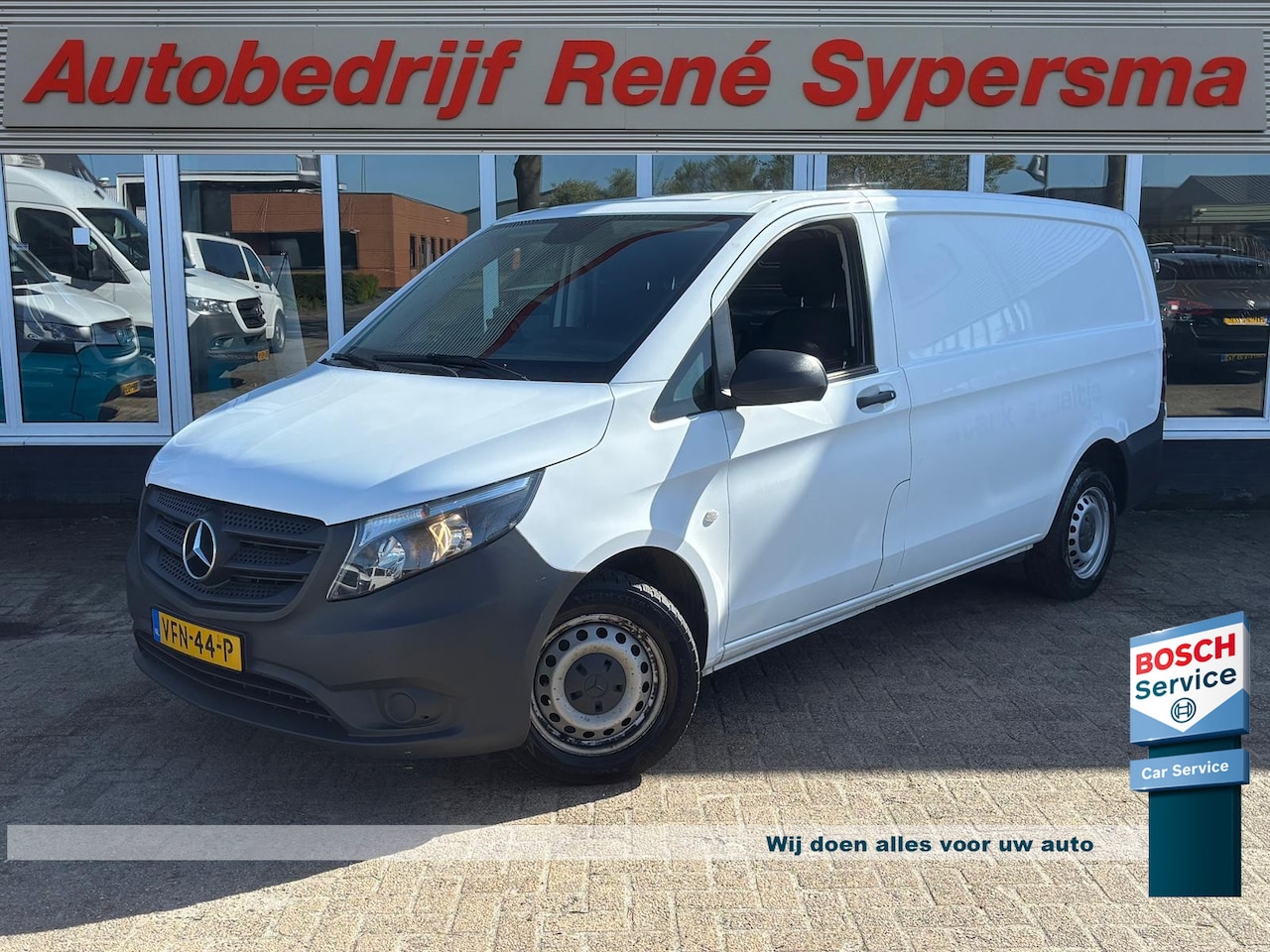 Mercedes-Benz Vito - 114 CDI Lang | Automaat | Trekhaak | Parkeer Camera | Navi | Cruise - AutoWereld.nl