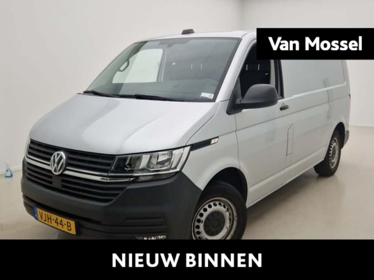 Volkswagen Transporter - 2.0 TDI L1H1 150PK | Automaat | Navigatie | Airco | Verwarmbare Voorruit | Multifunctionee - AutoWereld.nl
