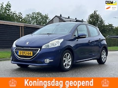 Peugeot 208 - 1.2 VTi Allure 5DR*Navigatie*Pano*Stoelverwarming*Cruise*Airco*LM velgen*Parkeersensoren*A