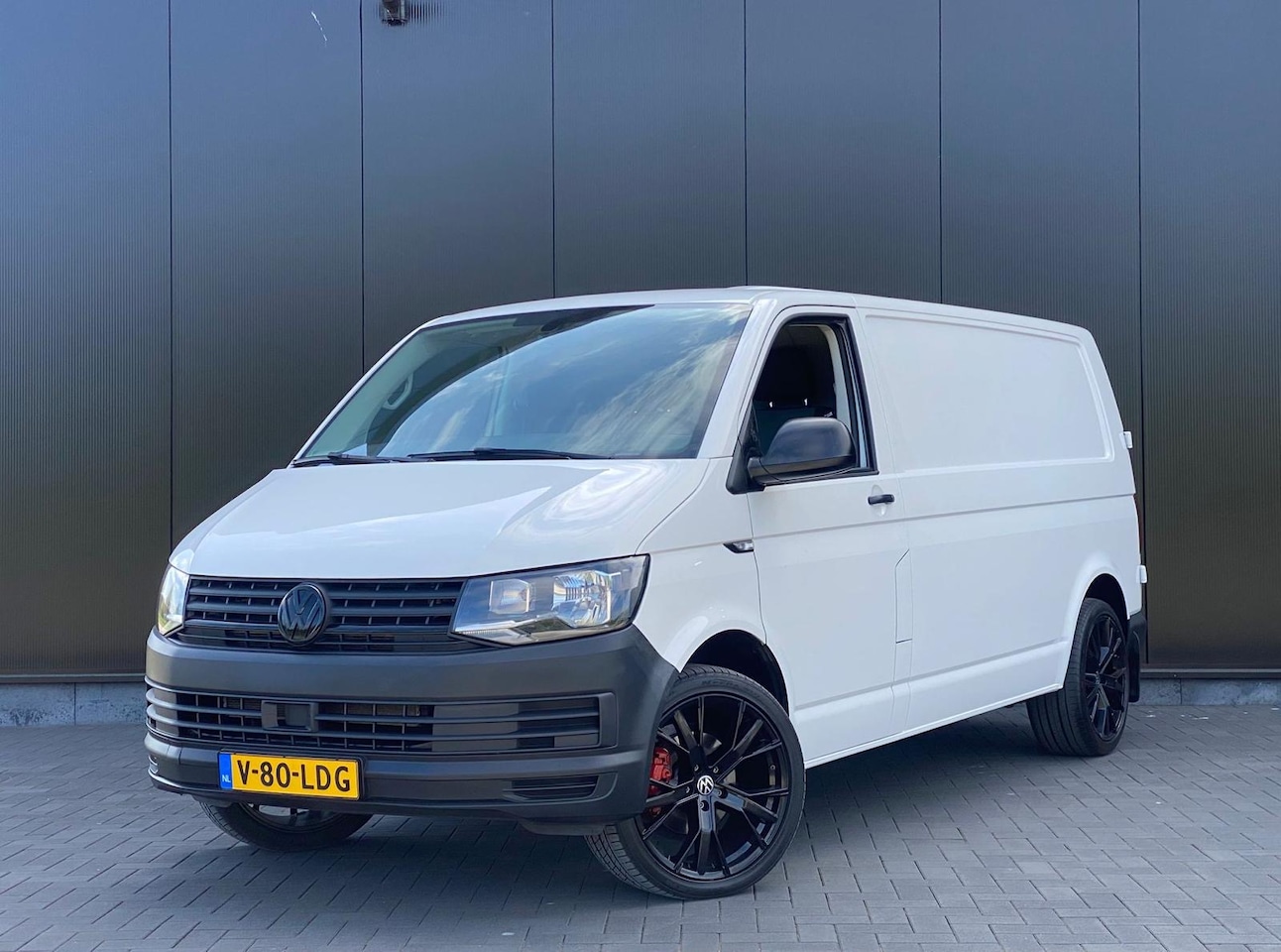 Volkswagen Transporter - 2.0 TDI 150pk DSG L2H1 | Standkachel | Laadruimteverwarming - AutoWereld.nl