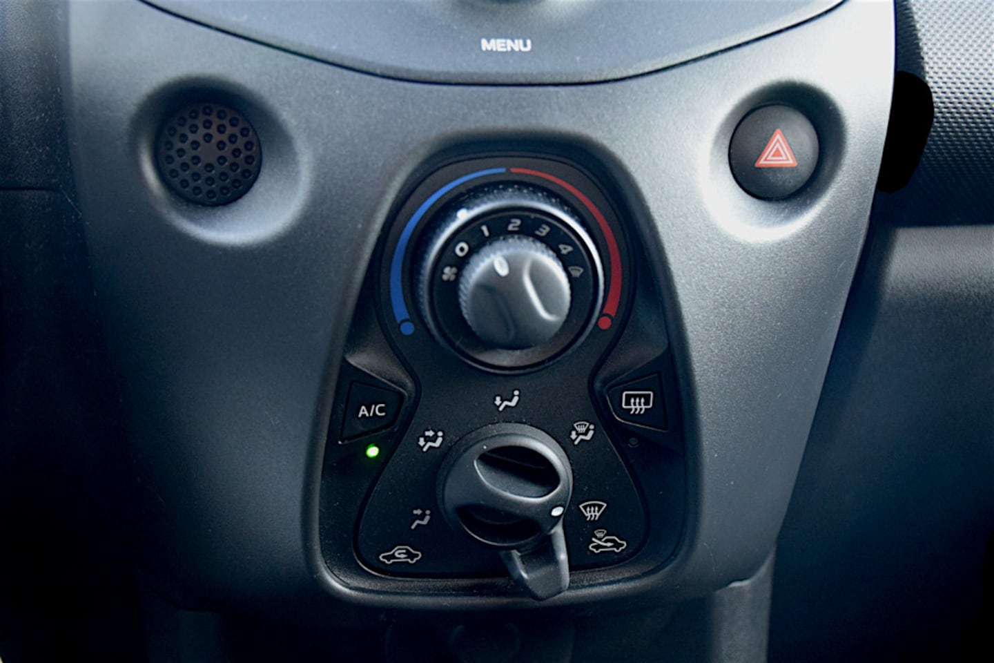 Toyota Aygo - 1.0 VVT-i x-fun 1.0 VVT-i x-fun, Airco, NAP, 5-drs, Bluetooth, LED