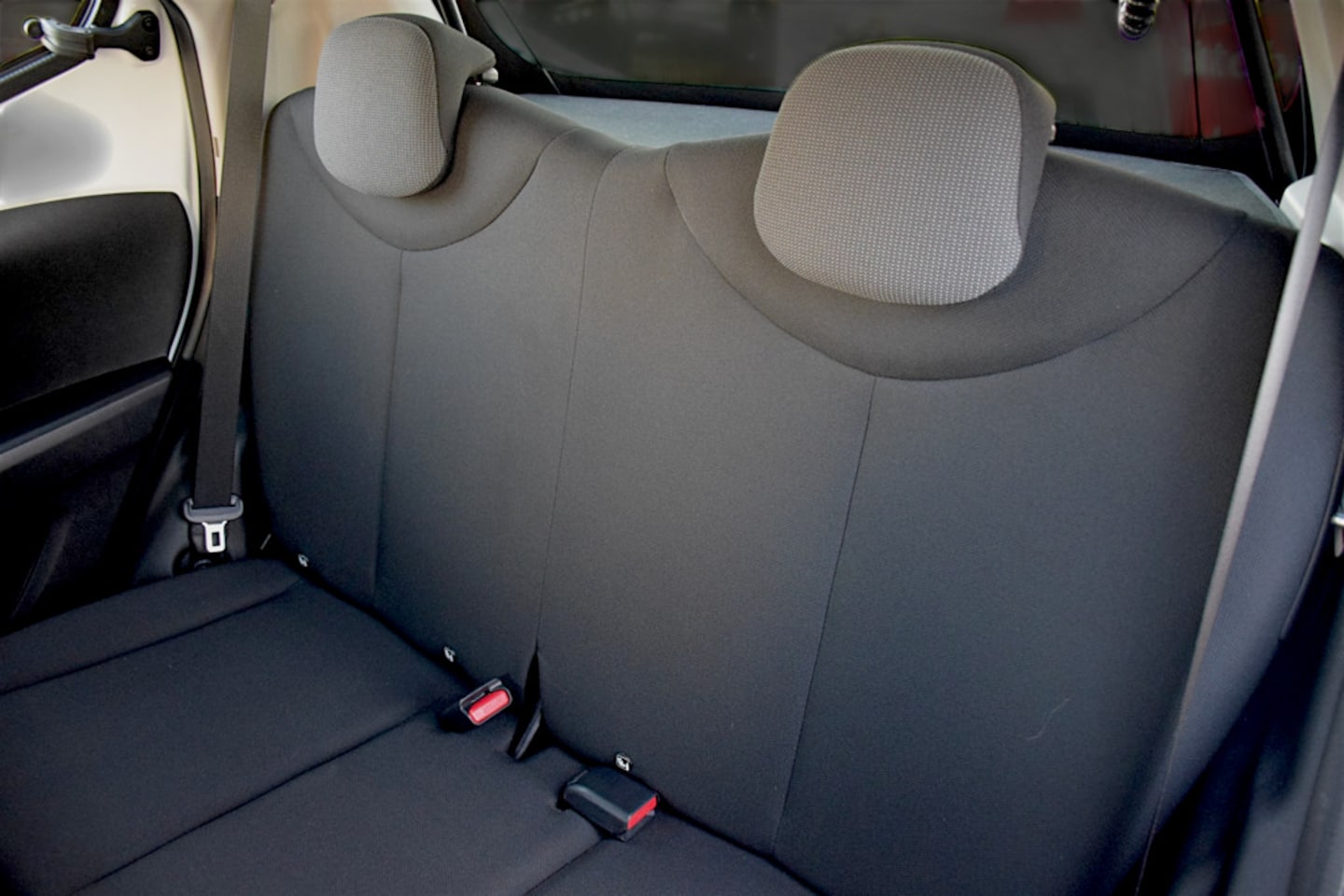 Toyota Aygo - 1.0 VVT-i x-fun 1.0 VVT-i x-fun, Airco, NAP, 5-drs, Bluetooth, LED