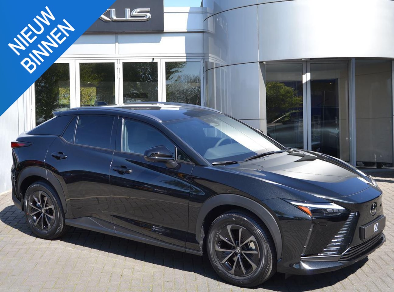 Lexus RZ - 350e Luxury Line 77 kWh NIEUW DIRECT LEVERBAAR 360-CAM STOELVERW STUURVERW - AutoWereld.nl