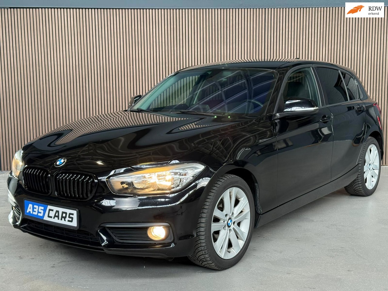BMW 1-serie - 116i |PDC|STOELVERWARMING|START/STOP|MULTIFUNCT.STUUR|AIRCO| - AutoWereld.nl
