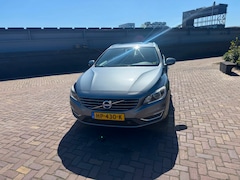 Volvo V60 - 2.4 D6 Twin Engine Momentum
