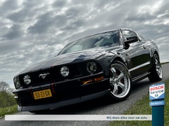 Ford Mustang - 4.6 V8 GT / Zeer netjes/ racing uitlaat / Stoelverwarming / Leer / Airco / Automaat /