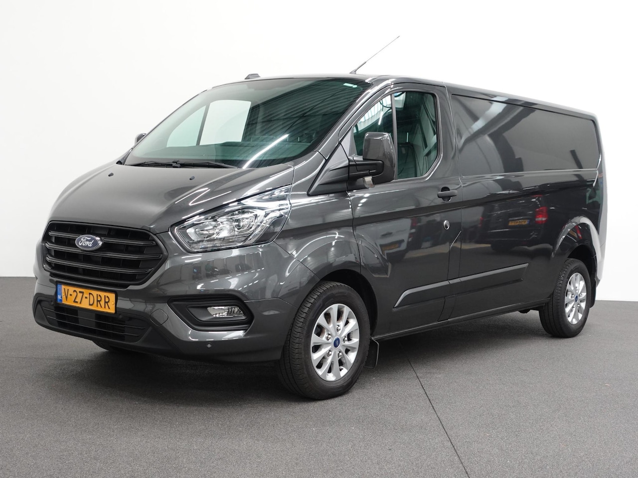 Ford Transit Custom - 300 2.0 TDCI 130pk L2H1 Trend Automaat Airco Navigatie Cruisecontrol Camera Parkeersensore - AutoWereld.nl