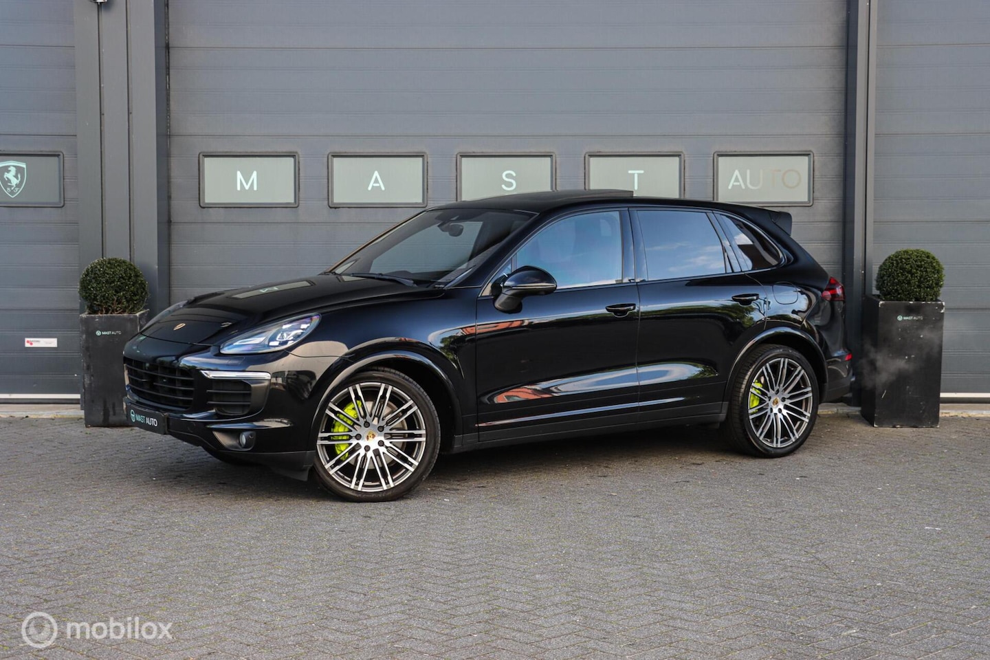 Porsche Cayenne - 3.0 S E-Hybrid|Sport-Chrono|Luchtvering|ACC|BOSE|PANO - AutoWereld.nl
