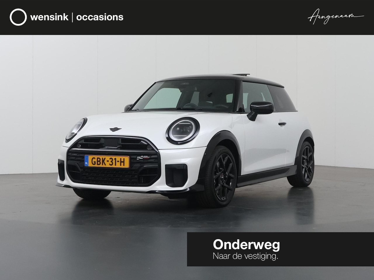 MINI Cooper - Mini 1.5 C John Cooper Works M | Panoramadak | Sportstoelen | HUD | Groot Navigatie "OLED" - AutoWereld.nl