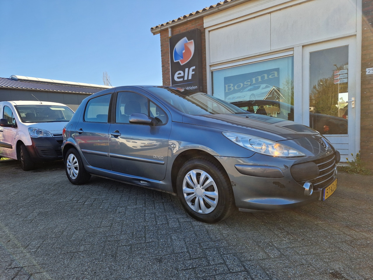Peugeot 307 - 1.6-16V "Oxygo" Clima - Cruise - Trekhaak - Navi - Apk 06-06-2027 !! - AutoWereld.nl