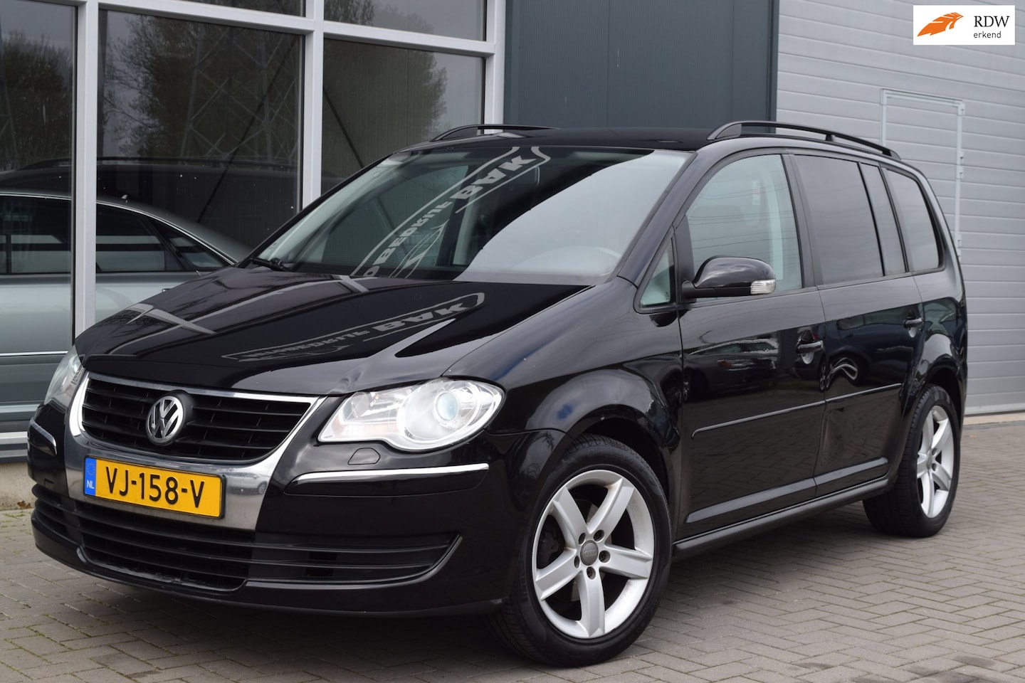 Volkswagen Touran - 2.0 TDI Comfortline | Automaat | Grijs kenteken ! | APK 4-2027 - AutoWereld.nl
