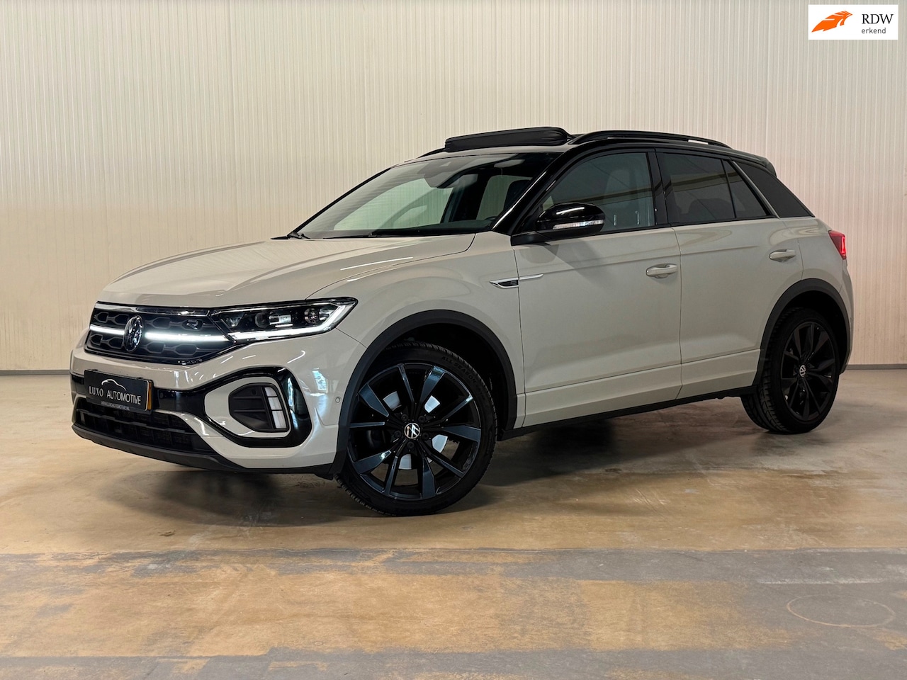 Volkswagen T-Roc - 1.5 TSI R-Line Business | PANO | 3x R-LINE | BEATS AUDIO | IQ LIGHTS - AutoWereld.nl