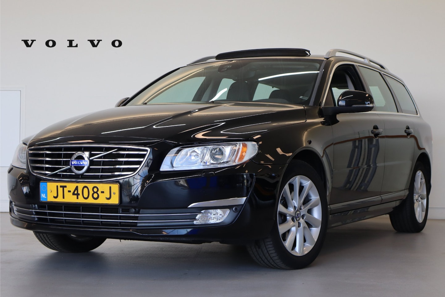 Volvo V70 - T4 190PK Polar+ | Schuifdak | Trekhaak | Parkeerverw. | Estate Line - AutoWereld.nl
