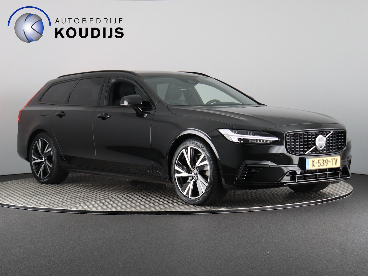 Volvo V90 - 2.0 T6 AWD R-Design 2.0 T6 AWD R-Design (NL-Auto / Pano / H&K / Head-Up) - AutoWereld.nl
