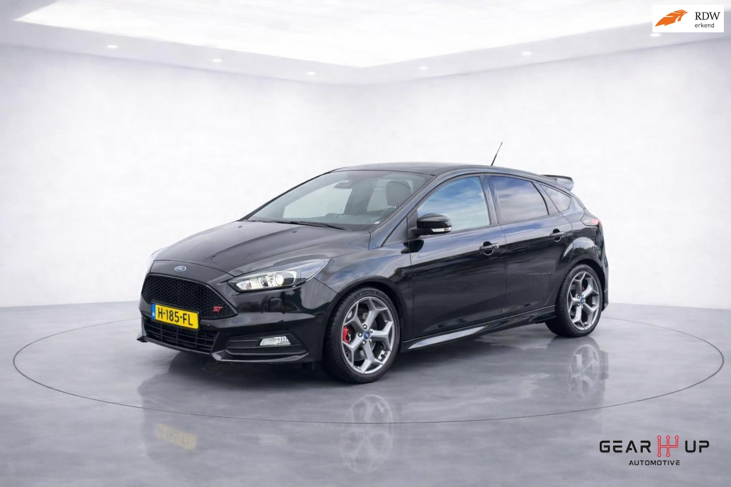 Ford Focus - 2.0 ST 250 PK! LEER|KEYLESS|CRUISE|CLIMA|NAVI| - AutoWereld.nl
