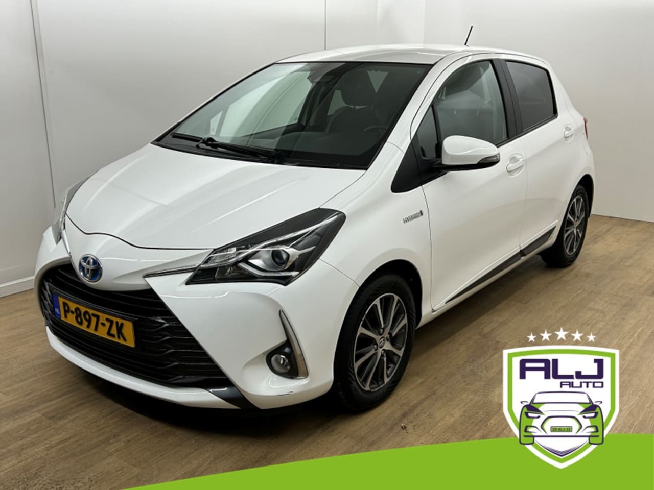 Toyota Yaris - Occasion 1.5 Hybrid Dynamic | Wit | Tweedehands Toyota Yaris | Airco | Bluetooth | Stoelve - AutoWereld.nl