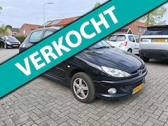 Peugeot 206 - 1.4 Forever 5 Deurs met Airco en nieuwe Apk