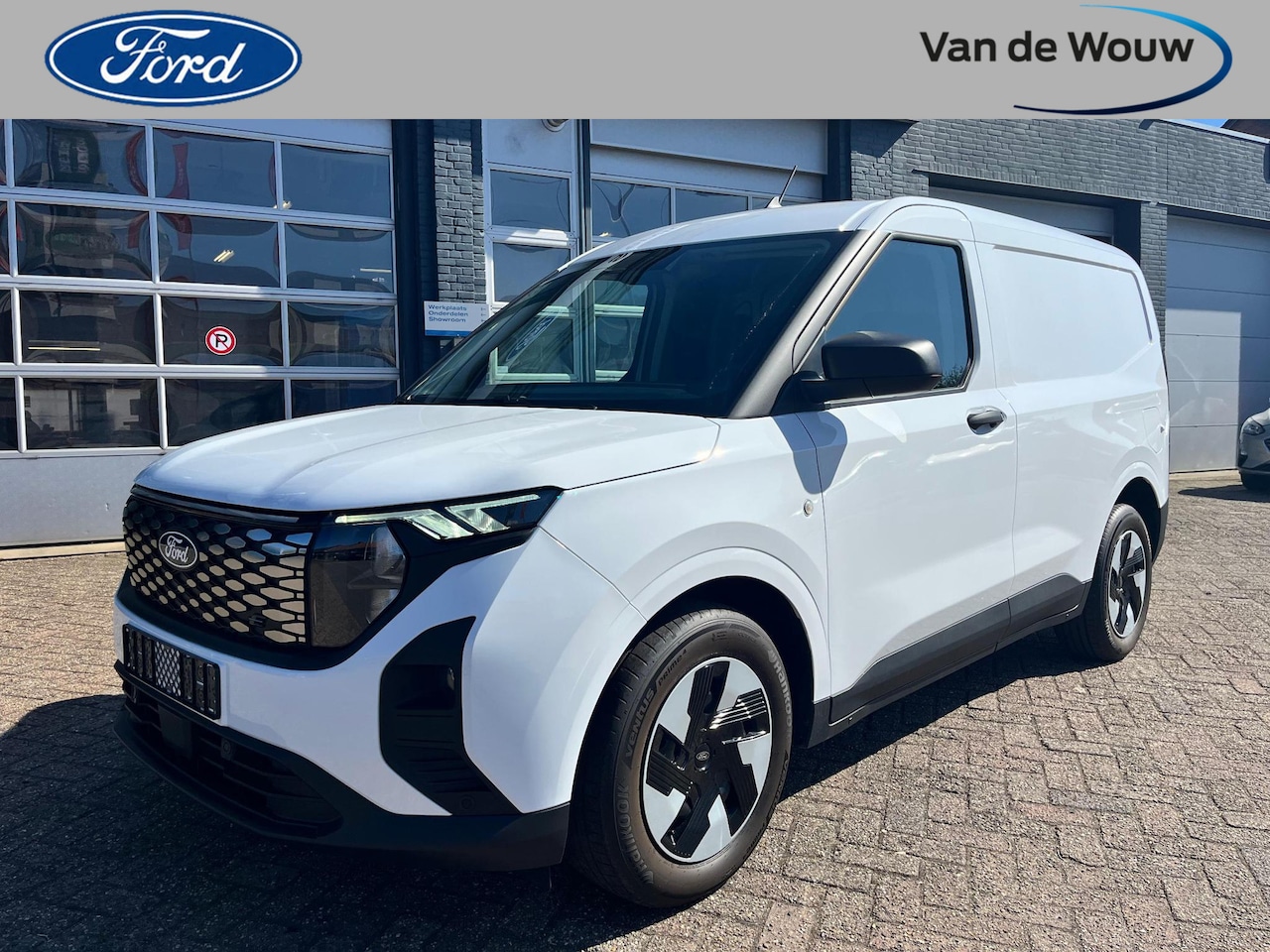 Ford Transit Courier - E-Transit Trend 44 kWh - AutoWereld.nl