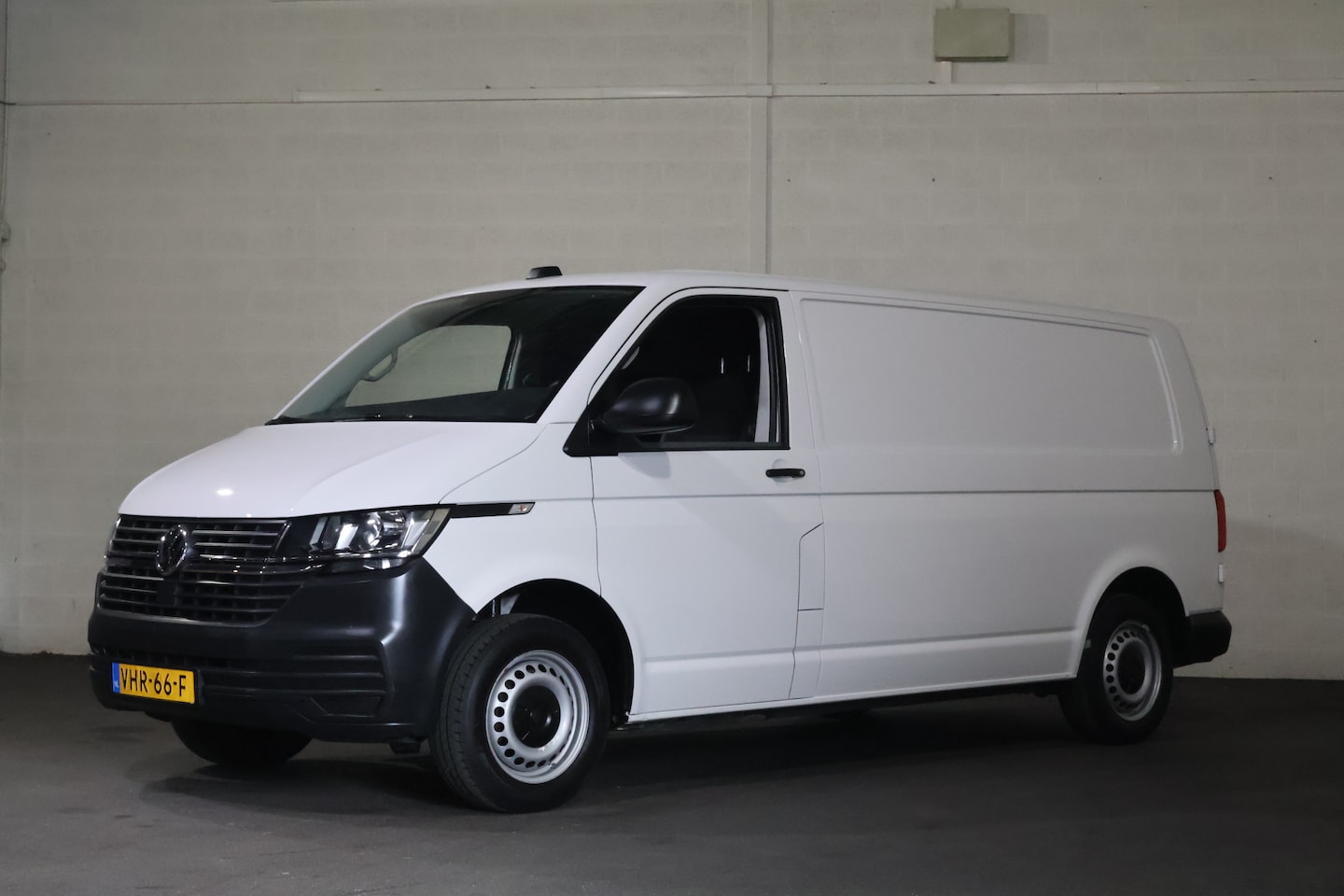 Volkswagen Transporter - 2.0 TDI L2 H1 Koelwagen 36dkm - AutoWereld.nl
