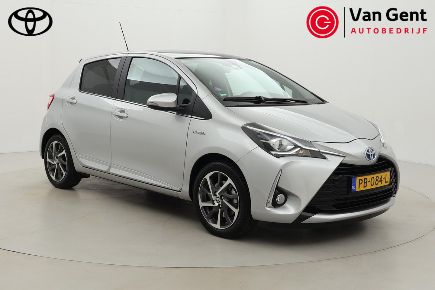 Toyota Yaris - 1.5 Hybrid Premium | Panoramadak | Navigatie | Keyless | Cruise Control | Clima | Parkeers - AutoWereld.nl