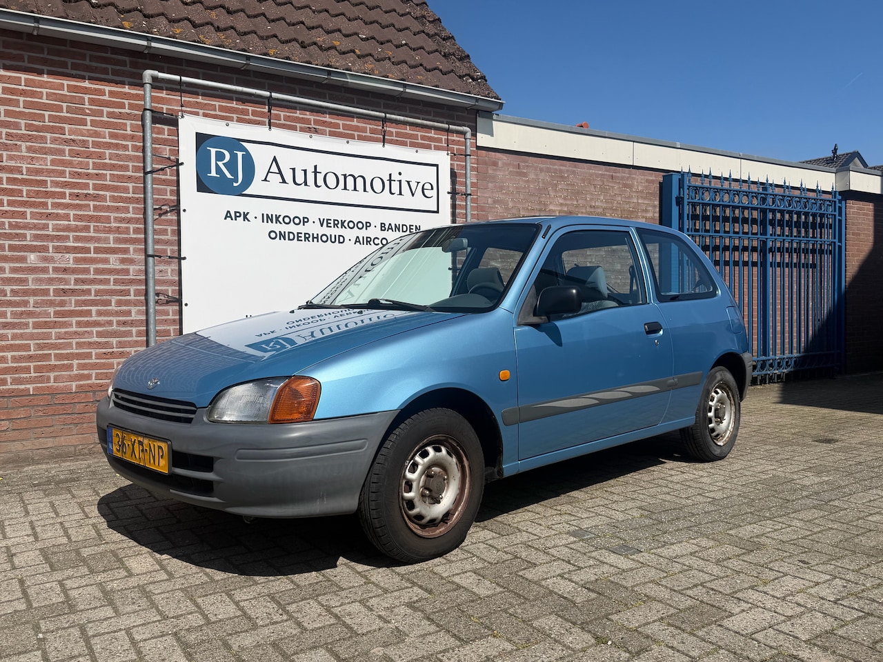 Toyota Starlet - 1.3-16V XLi APK - AutoWereld.nl