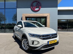Volkswagen T-Roc - 1.5 TSI 150pk DSG Style Carplay | Trekhaak | Camera | Keyless | Elek. Achterklep | Rijklaa