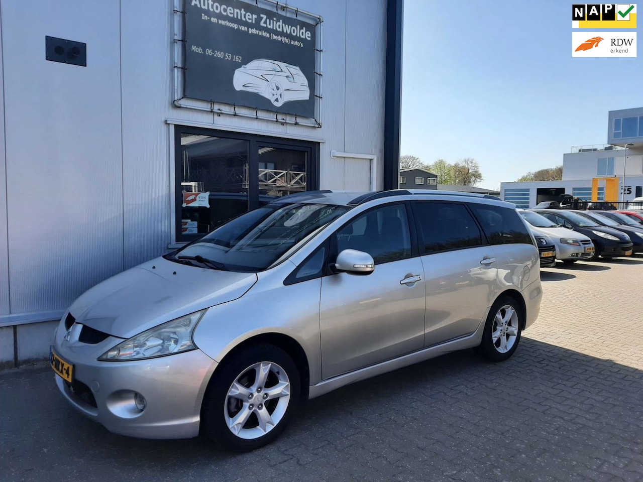 Mitsubishi Grandis - 2.4-16V Limited navi clima cruise 7 pers - AutoWereld.nl